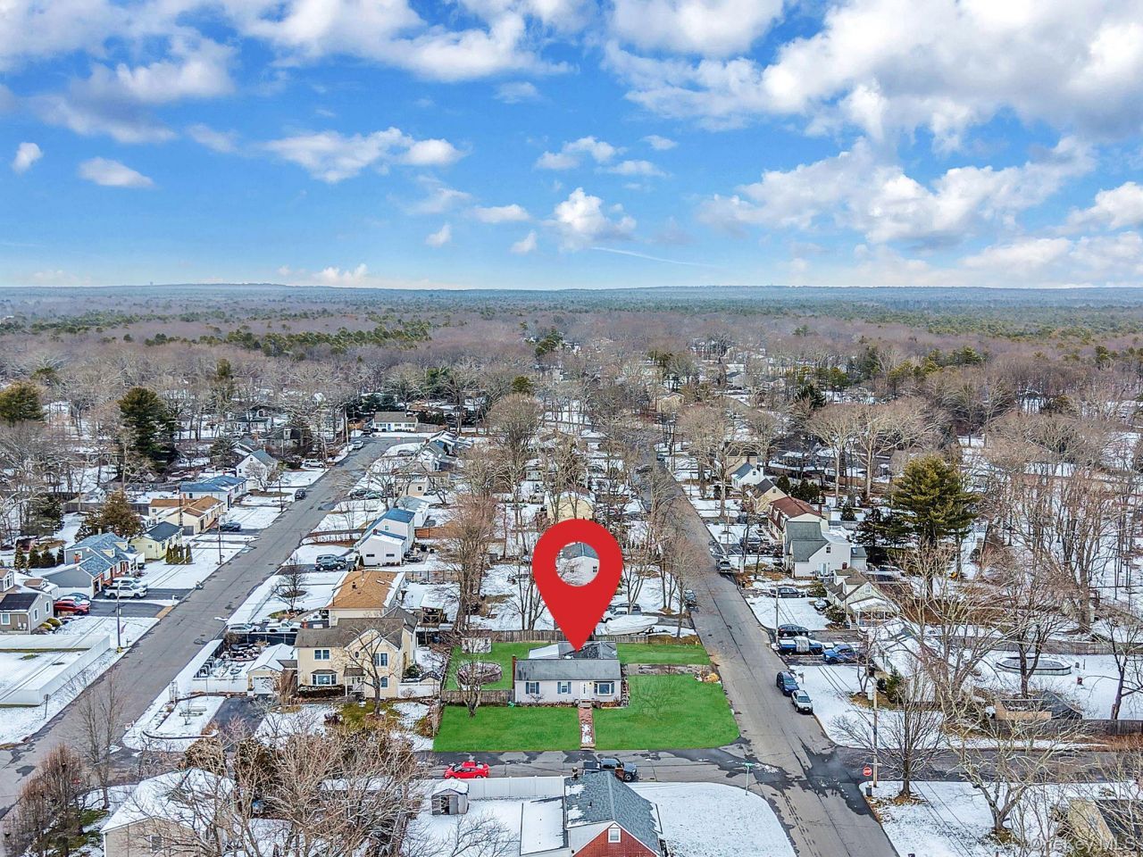 9 Maple Road, Middle Island, NY 11953 Main Photo