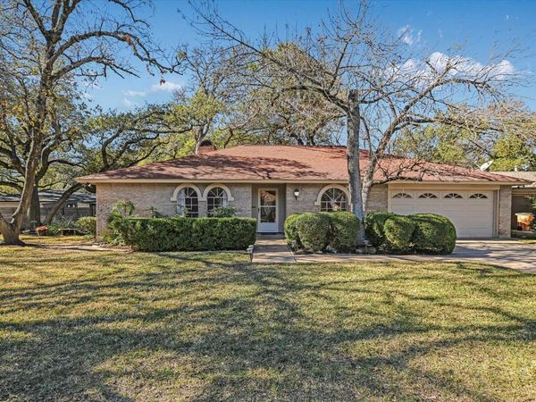 8900 Currywood DR, Austin, TX 78759