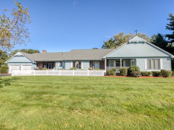 24 Mcintosh Dr, Wilbraham, MA 01095