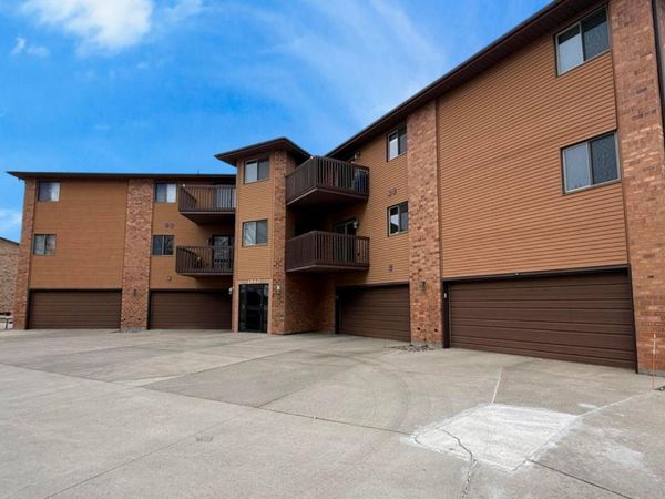 1980 Meadowlark Ln, Unit 302, Huron, SD 57350
