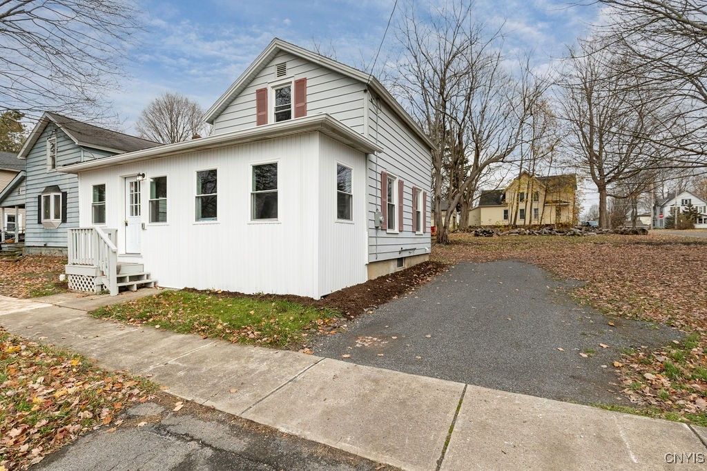 221 W 5th Street S, Fulton, NY 13069 Main Photo