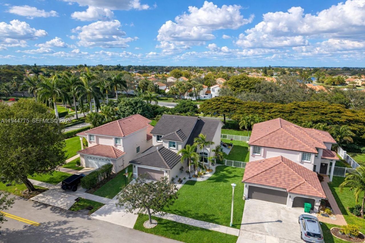 940 SW 177th Way, Pembroke Pines, FL 33029 Photo