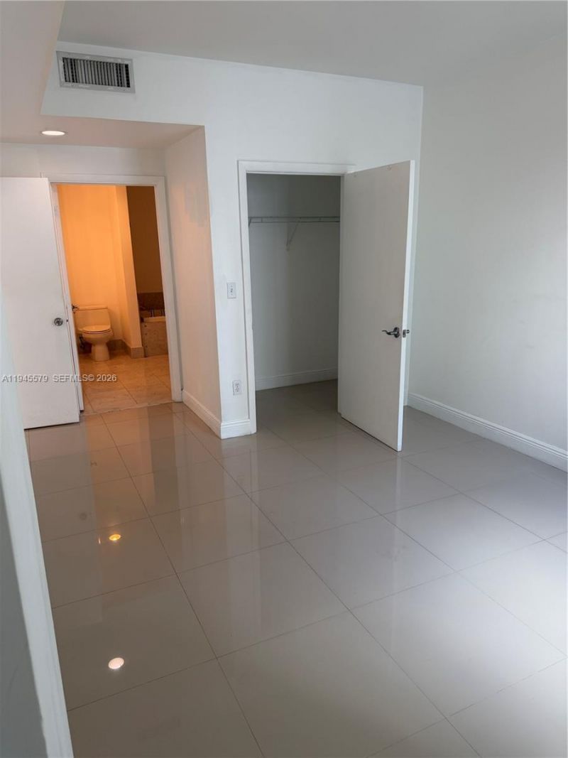244 Biscayne Blvd, Unit 1210, Miami, FL 33132 Photo
