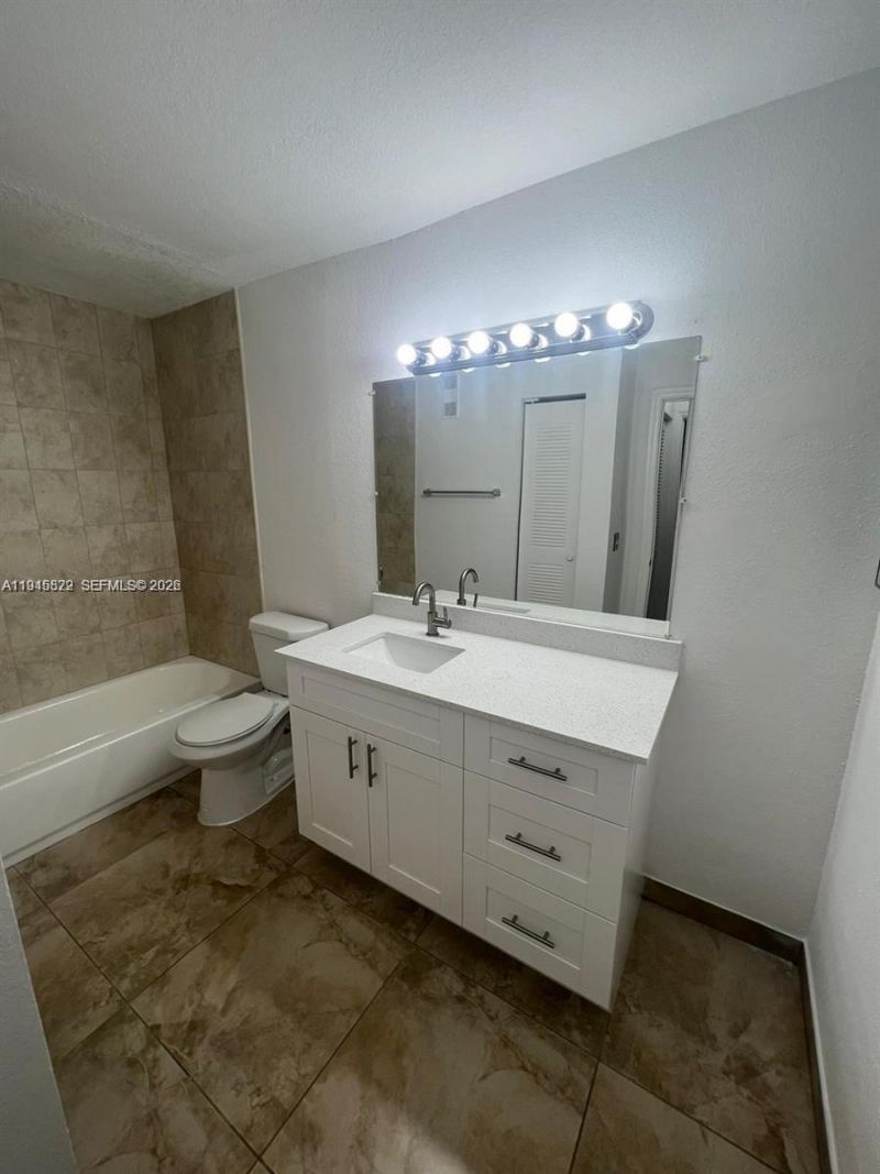 3460 N Pinewalk Dr N, Unit 315, Margate, FL 33063 Photo