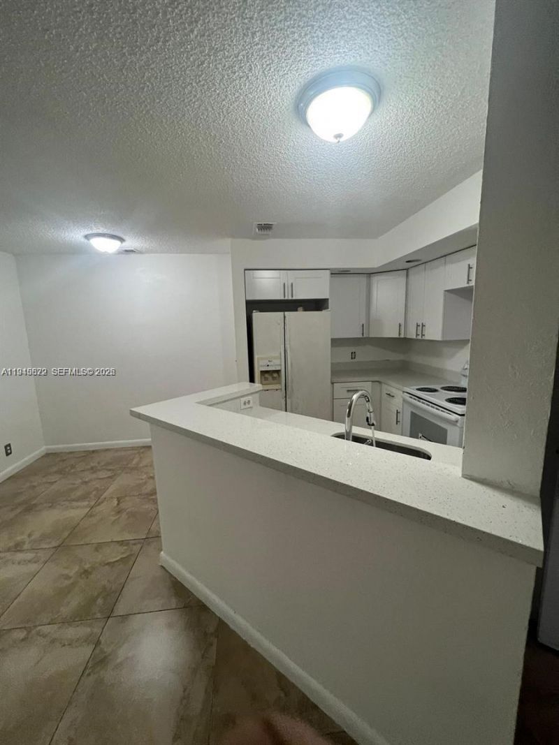 3460 N Pinewalk Dr N, Unit 315, Margate, FL 33063 Photo