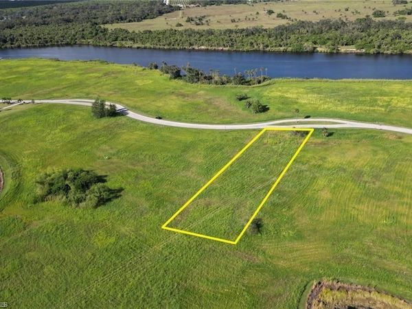 2023 Silk Bay BLVD, ALVA, FL 33920