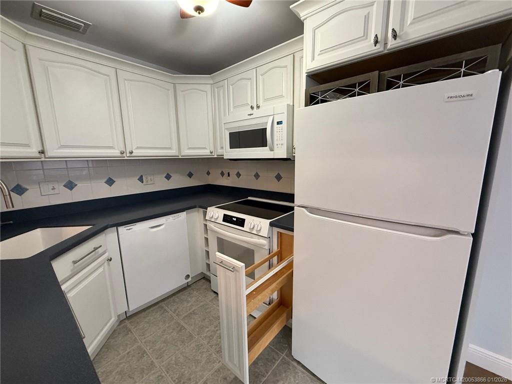 2600 SE Ocean Boulevard, Unit E4, Stuart, FL 34996 Photo