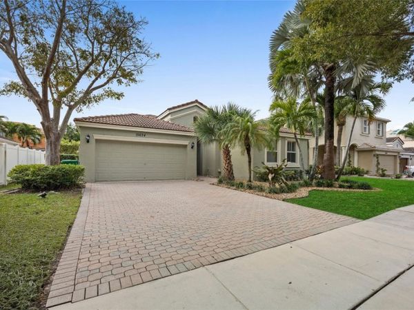 15624 SW 52nd Ct, Miramar, FL 33027