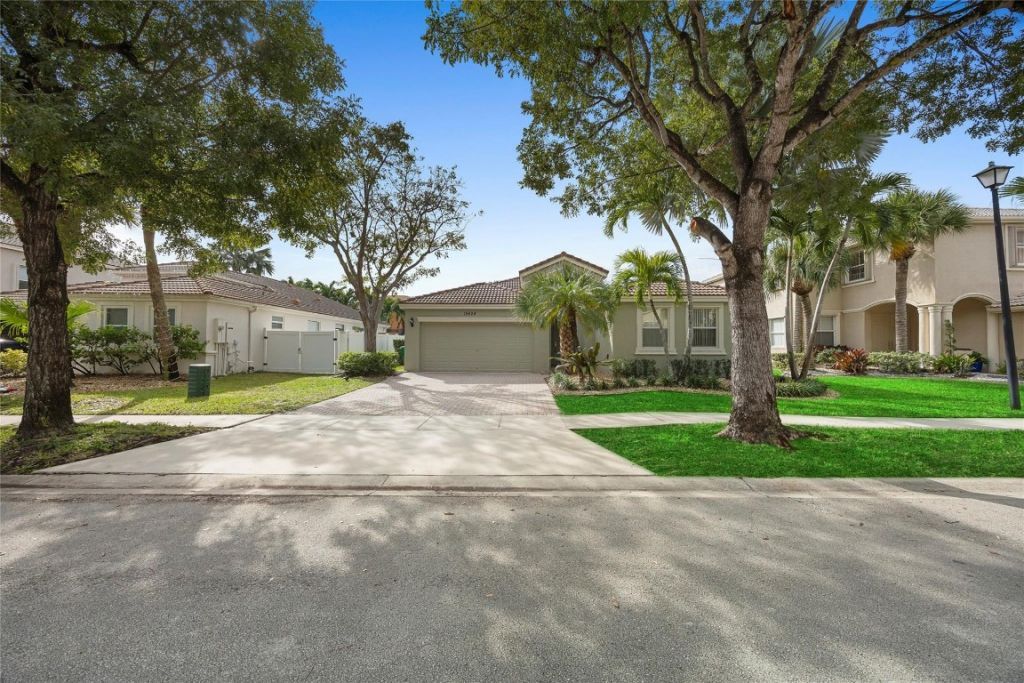 15624 SW 52nd Court, Miramar, FL 33027 Photo