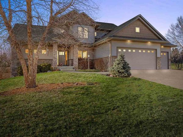 2878 Ash Ct, Coralville, IA 52241