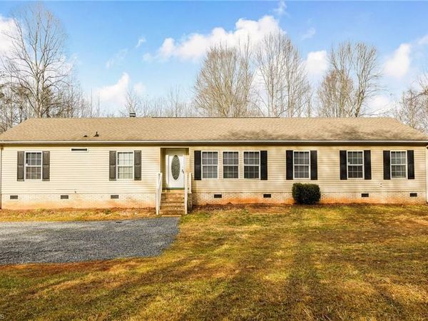 1591 Carson Road , Pilot Mountain, NC 27041