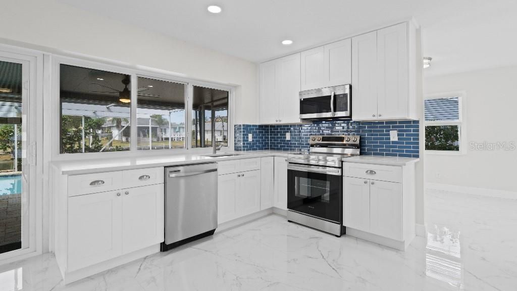 1024 Spindle Palm Way, Apollo Beach, FL 33572 Photo