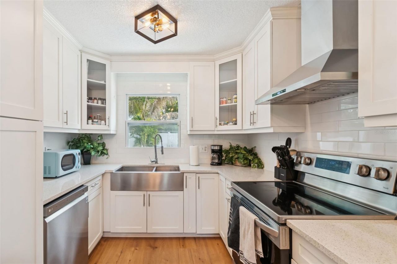 7631 18th Way N, Saint Petersburg, FL 33702 Photo