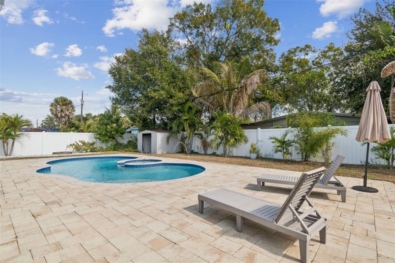 7631 18th Way N, Saint Petersburg, FL 33702 Photo