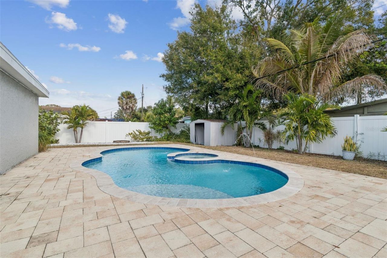 7631 18th Way N, Saint Petersburg, FL 33702 Photo