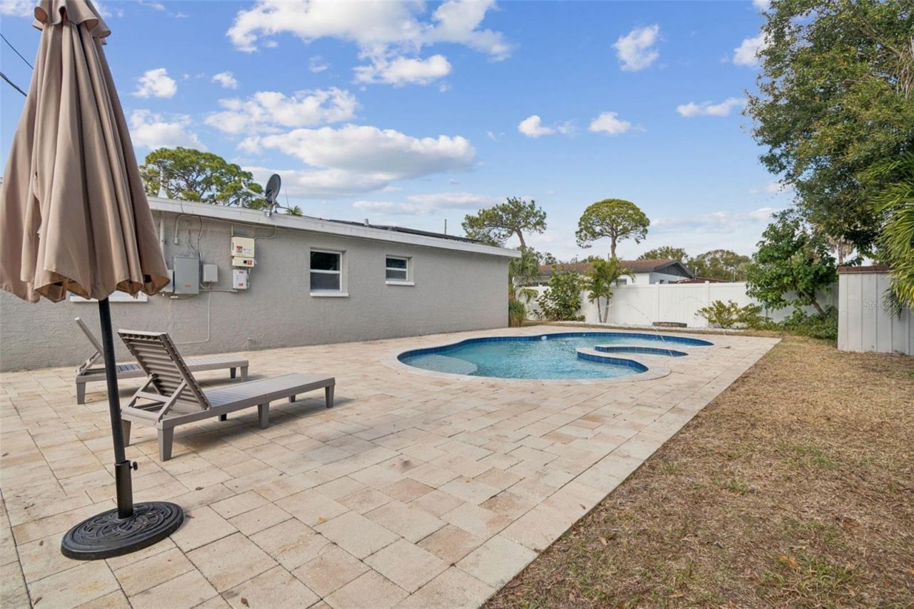 7631 18th Way N, Saint Petersburg, FL 33702 Photo