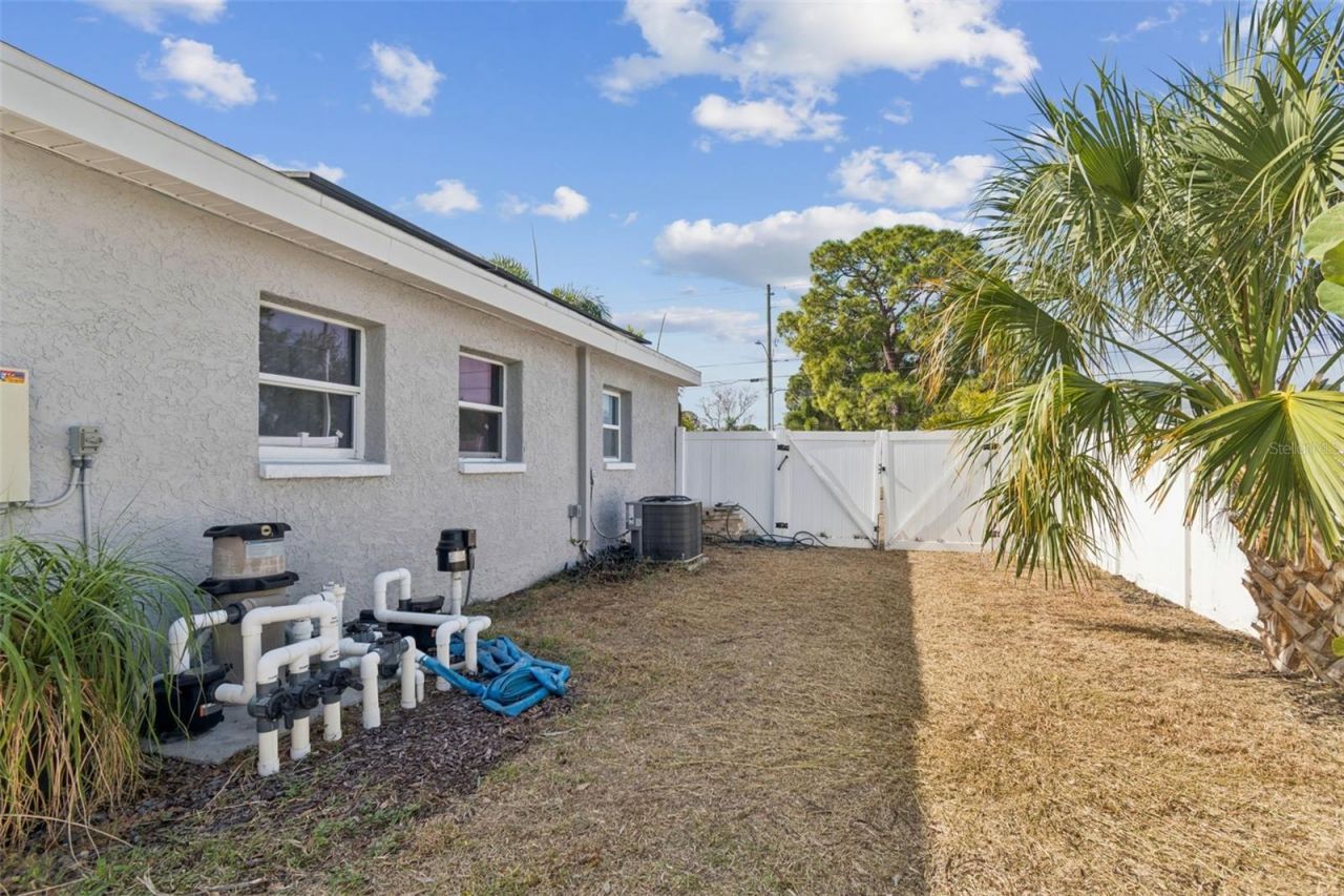 7631 18th Way N, Saint Petersburg, FL 33702 Photo