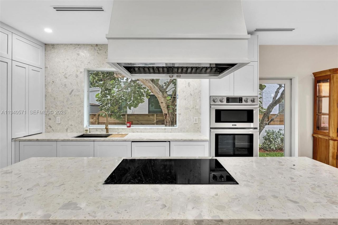 1636 SW 9th St, Miami, FL 33135 Photo