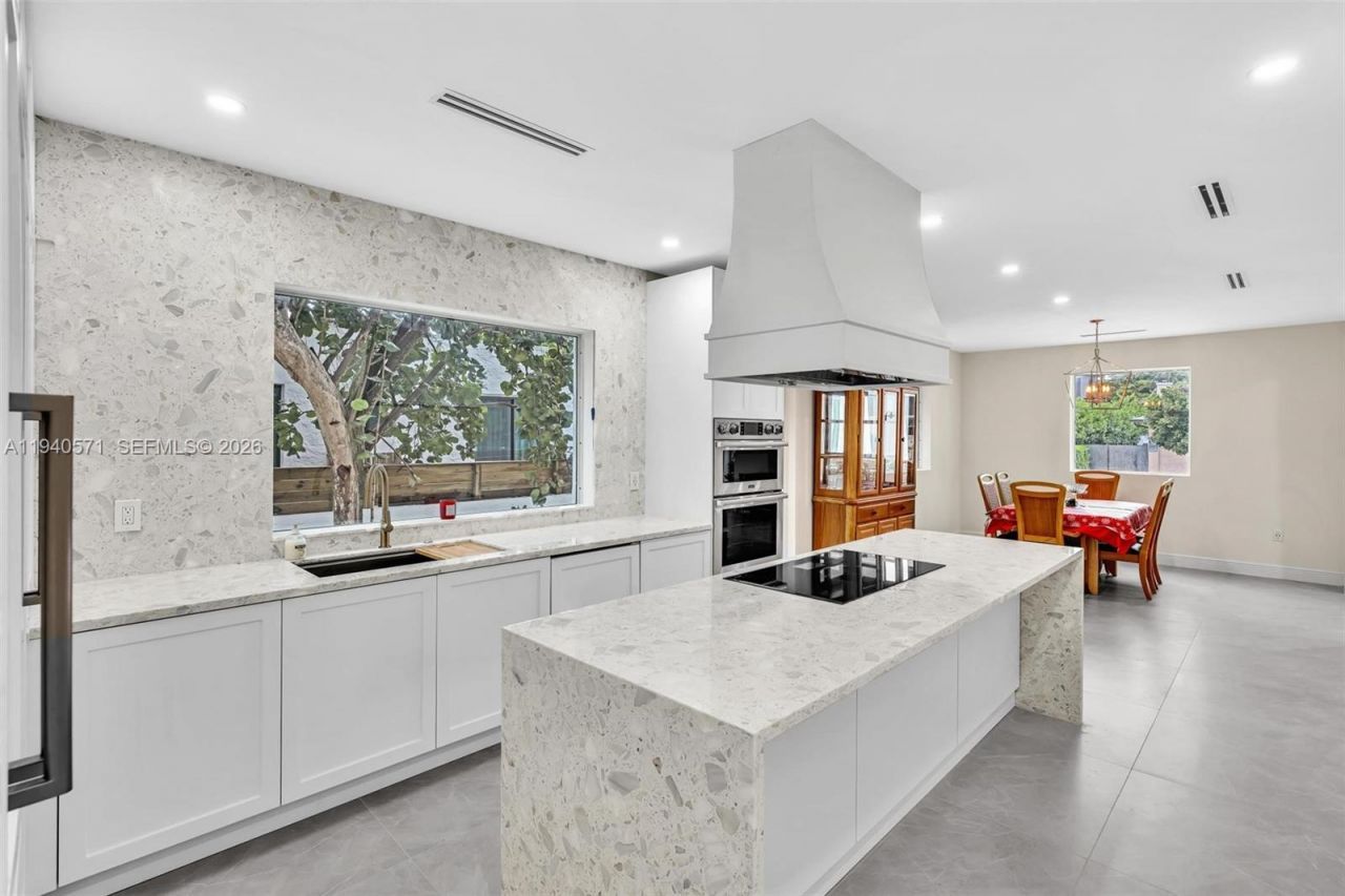 1636 SW 9th St, Miami, FL 33135 Photo