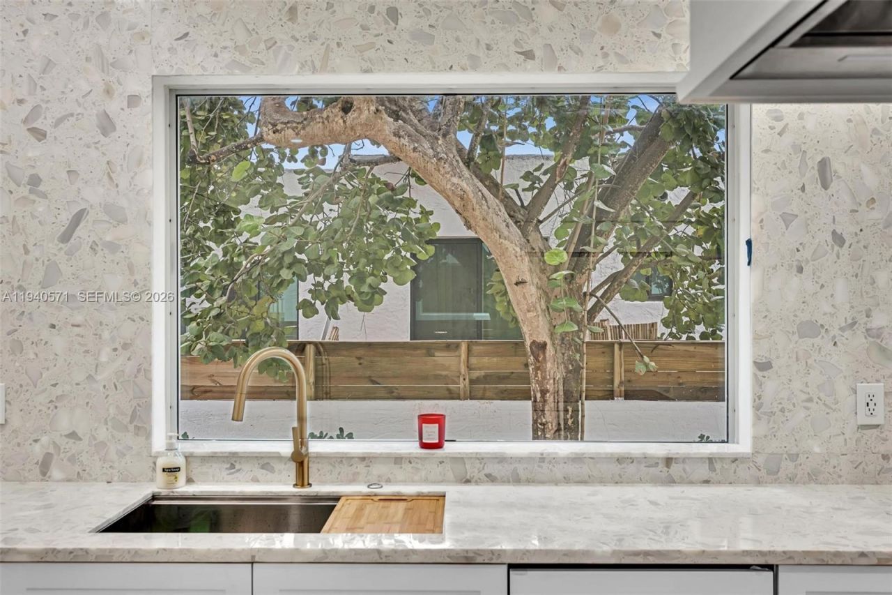 1636 SW 9th St, Miami, FL 33135 Photo