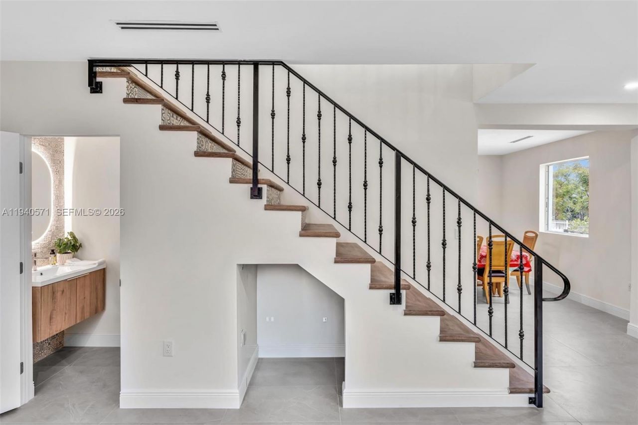 1636 SW 9th St, Miami, FL 33135 Photo