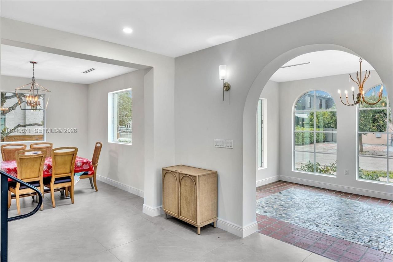 1636 SW 9th St, Miami, FL 33135 Photo