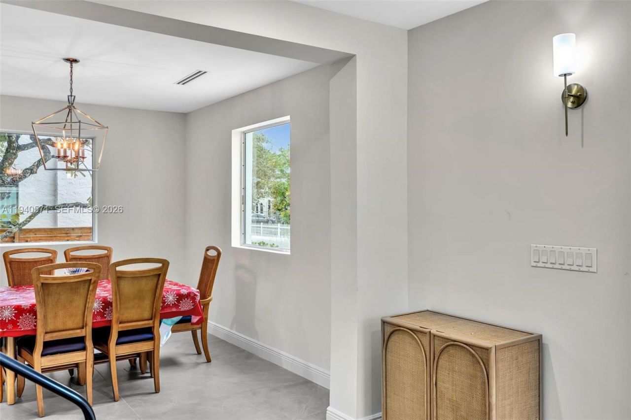 1636 SW 9th St, Miami, FL 33135 Photo