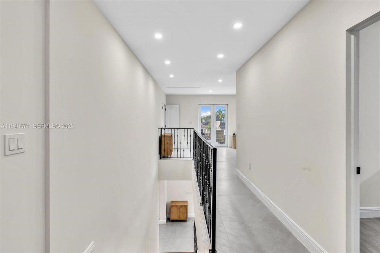 1636 SW 9th St, Miami, FL 33135 Photo