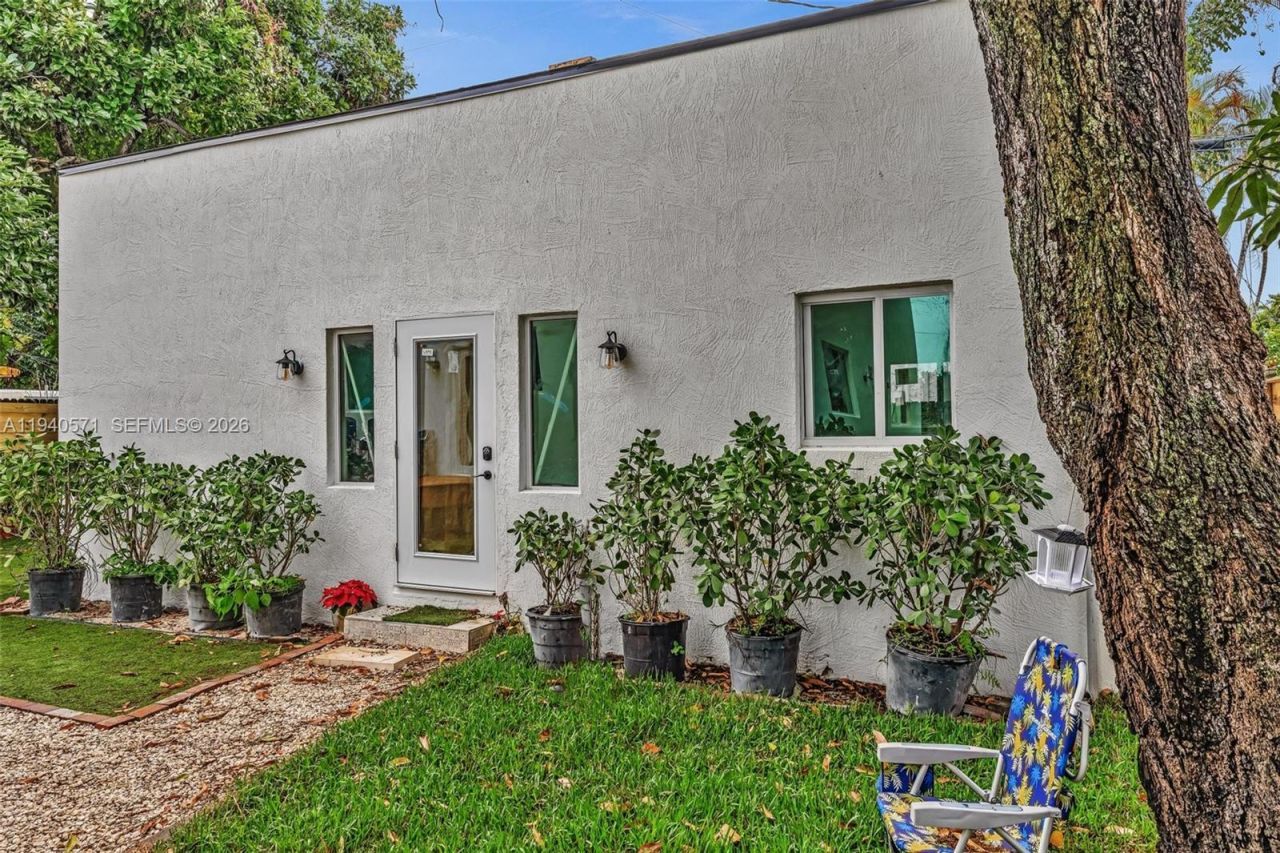 1636 SW 9th St, Miami, FL 33135 Photo