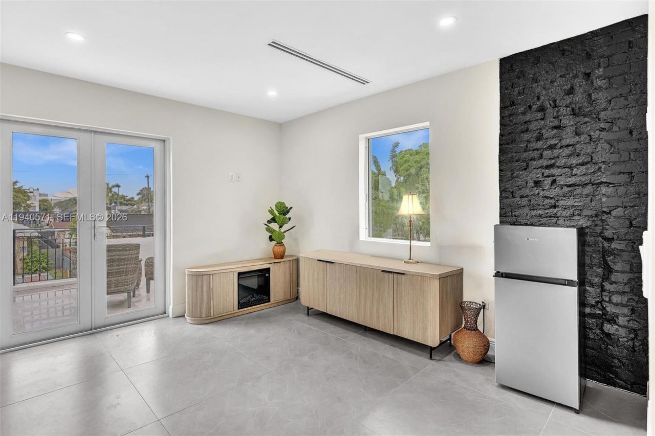 1636 SW 9th St, Miami, FL 33135 Photo