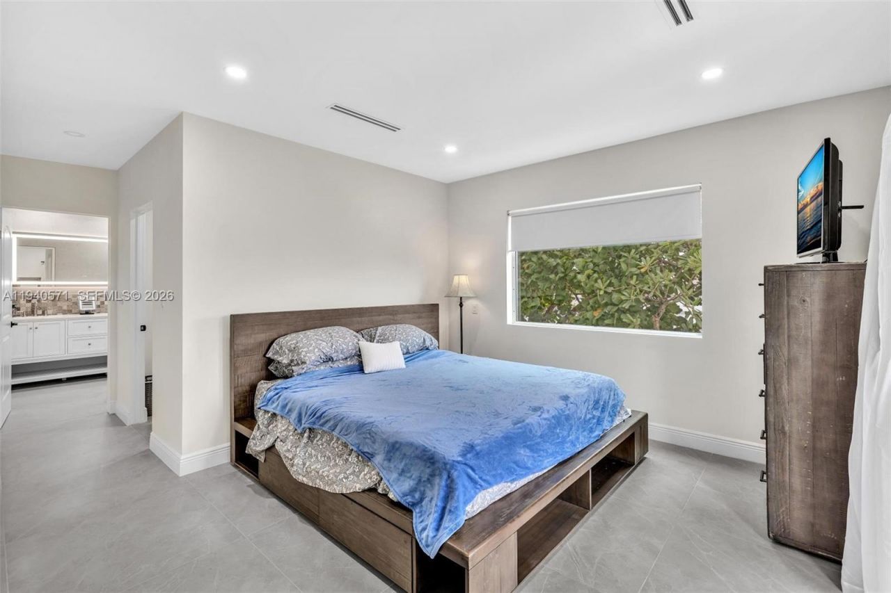 1636 SW 9th St, Miami, FL 33135 Photo