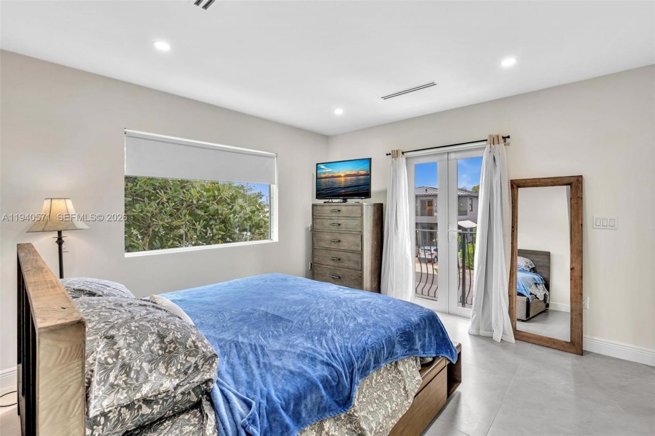 1636 SW 9th St, Miami, FL 33135 Photo