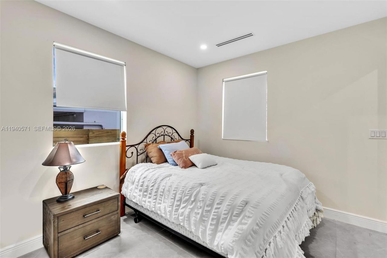 1636 SW 9th St, Miami, FL 33135 Photo