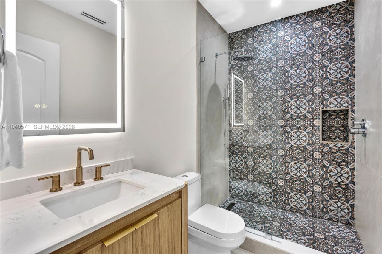 1636 SW 9th St, Miami, FL 33135 Photo