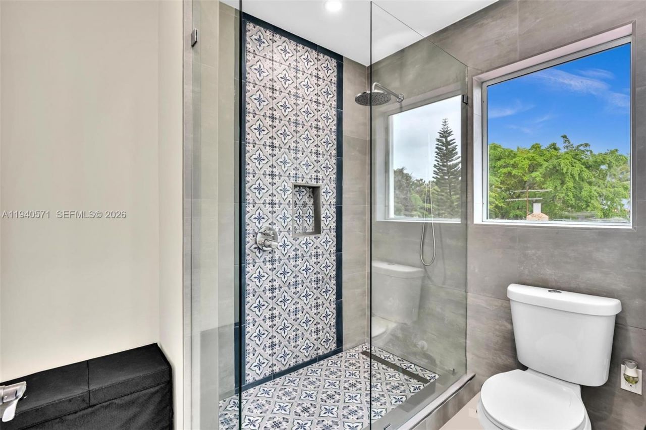 1636 SW 9th St, Miami, FL 33135 Photo