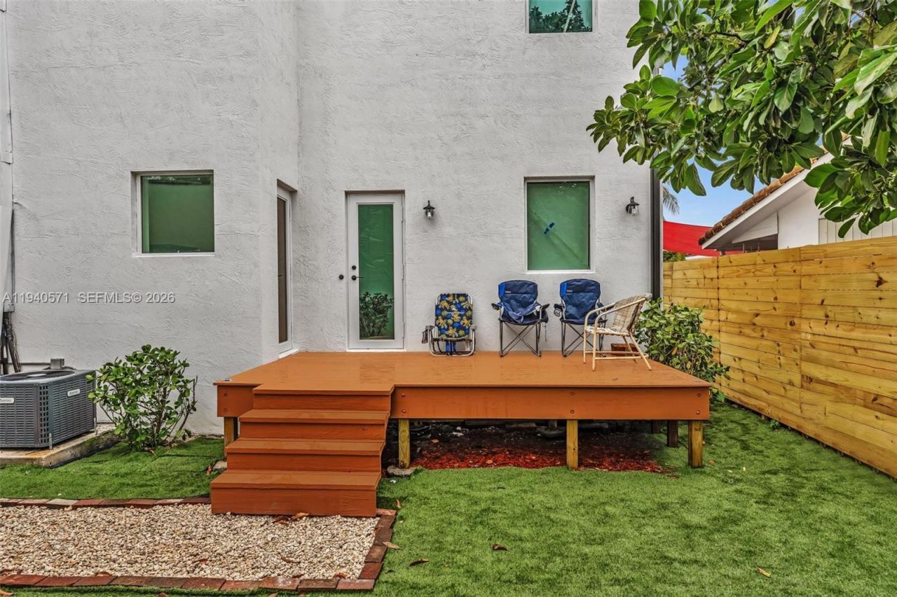 1636 SW 9th St, Miami, FL 33135 Photo