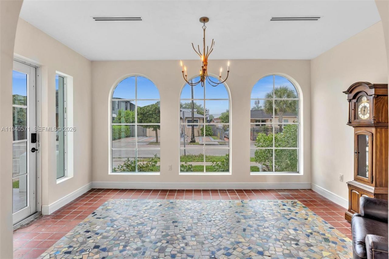 1636 SW 9th St, Miami, FL 33135 Photo