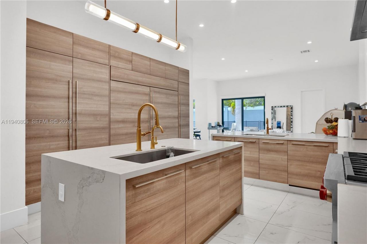 5635 Brookfield Cir W, Fort Lauderdale, FL 33312 Photo