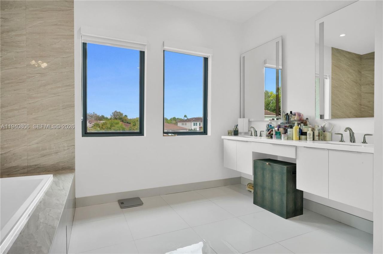 5635 Brookfield Cir W, Fort Lauderdale, FL 33312 Photo