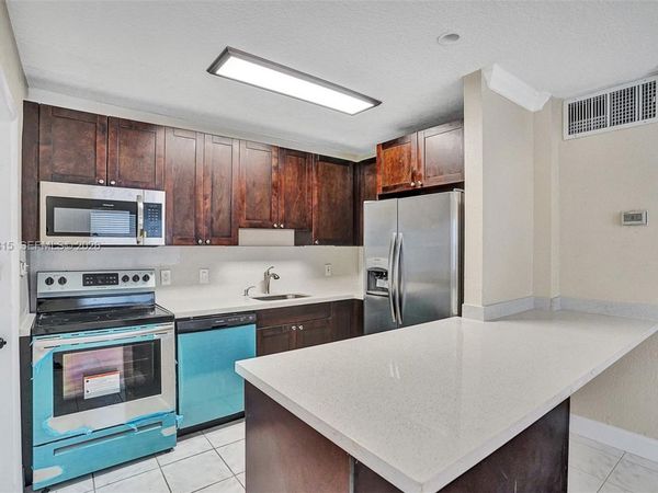 601 SE 5th Ct, Unit 110, Fort Lauderdale, FL 33301