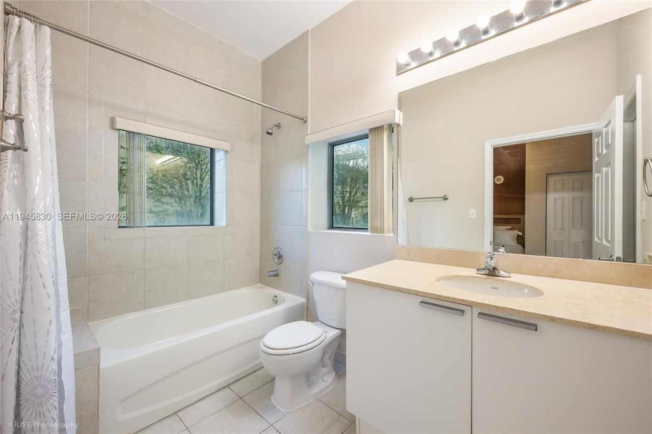 140 S Dixie Hwy, Unit TH101, Hollywood, FL 33020 Photo