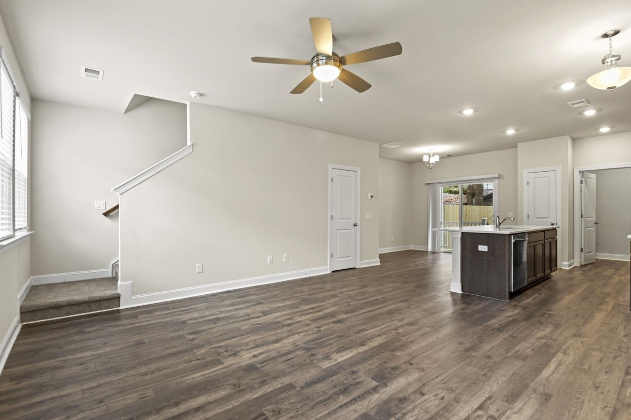 101 Langley Drive Photo 6