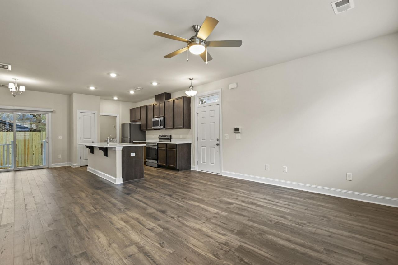 101 Langley Drive Photo 7