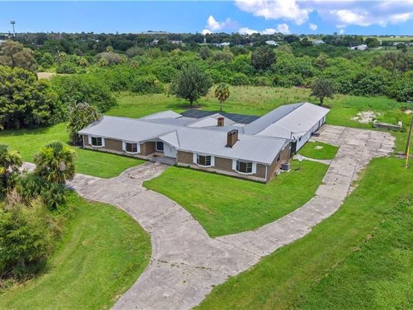 1085 West AVE, MOORE HAVEN, FL 33471