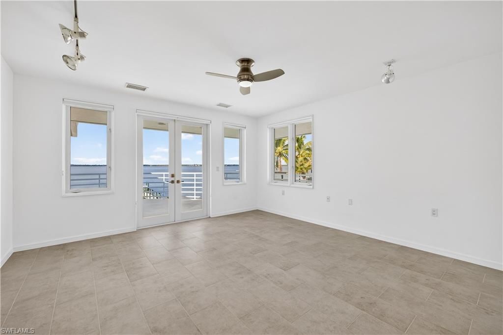 3402 W Riverside Dr, Fort Myers, FL 33901 Photo