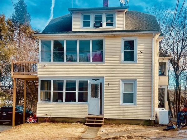 7 3rd Ave, Dudley, MA 01571