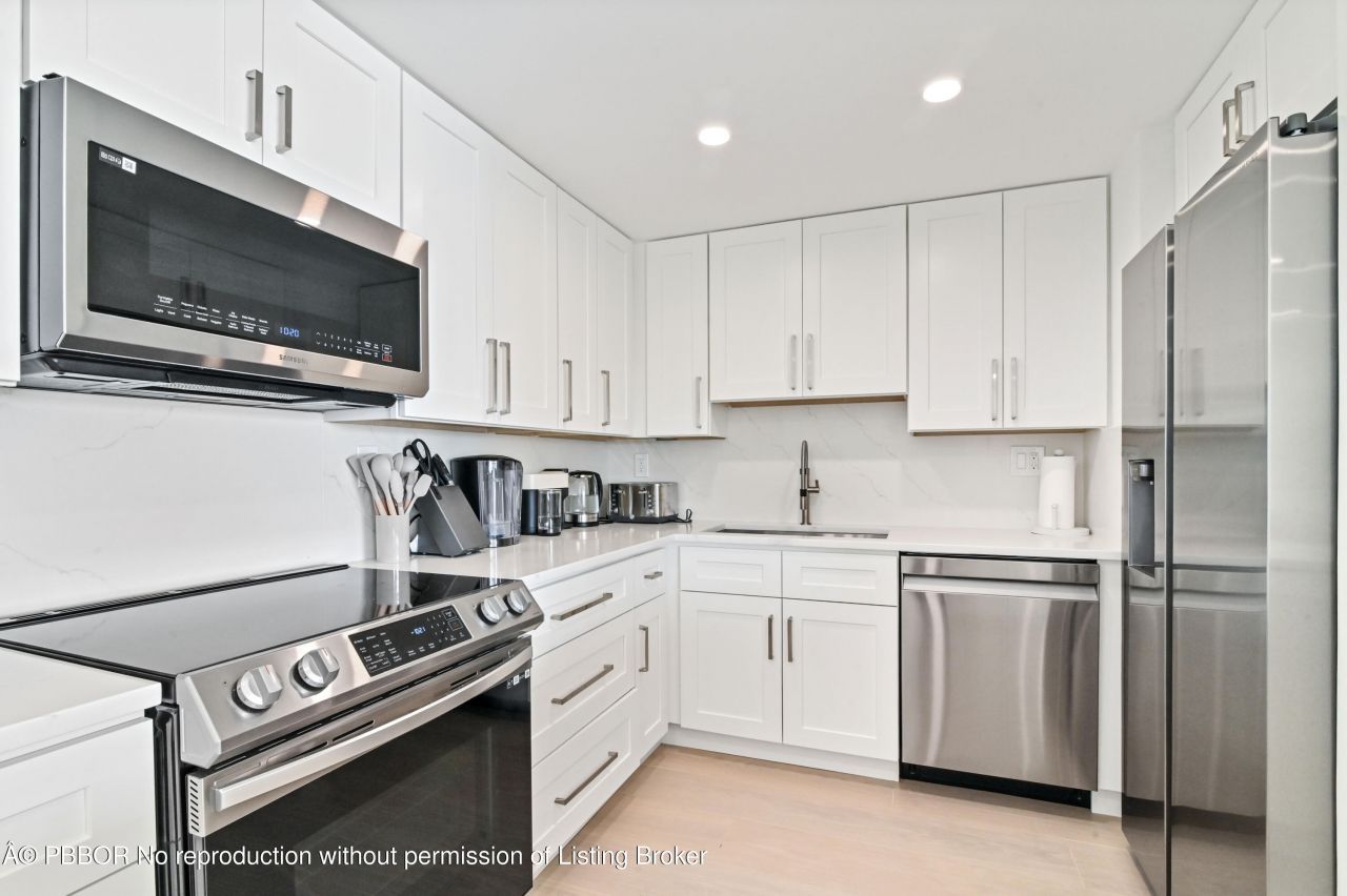 2600 N Flagler Drive, Unit 210, West Palm Beach, FL 33407 Photo