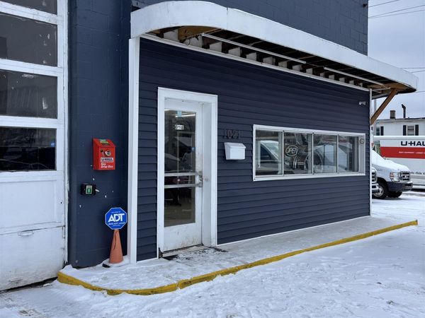 1021 W Mishawaka Avenue, Mishawaka, IN 46545