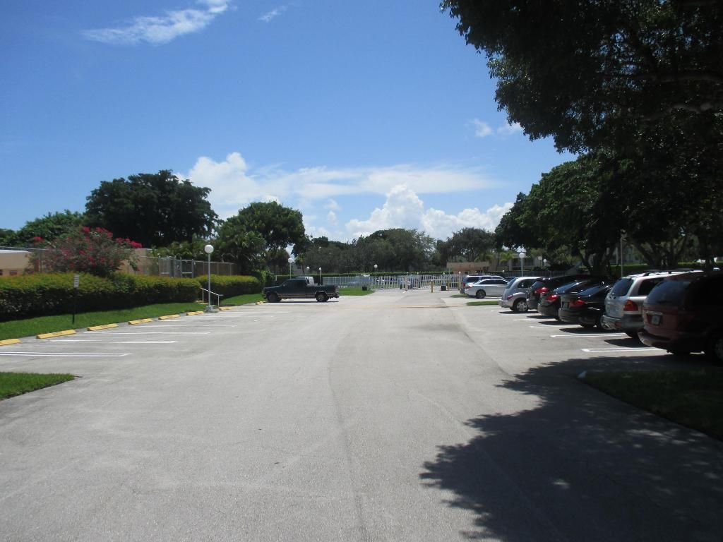 470 Executive Center Drive, Unit 2k, West Palm Beach, FL 33401 Photo