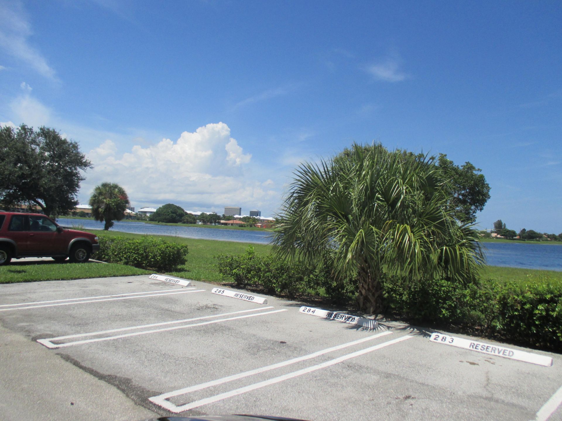 470 Executive Center Drive, Unit 2k, West Palm Beach, FL 33401 Photo